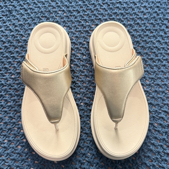 FitFlop Women's F-Mode Go Adjustable Toe-Post Sandal - Picture 10 of 11